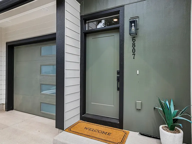 6807 NE 15th Ct — Photo 31