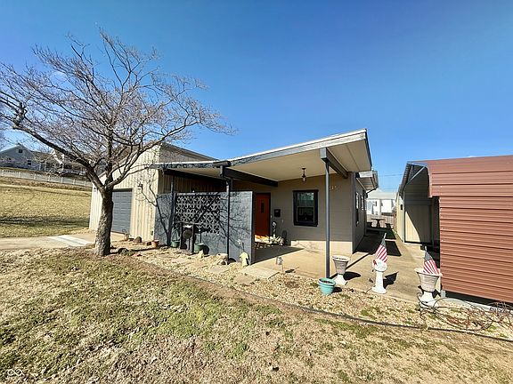 2nd image of 215 W Cross St