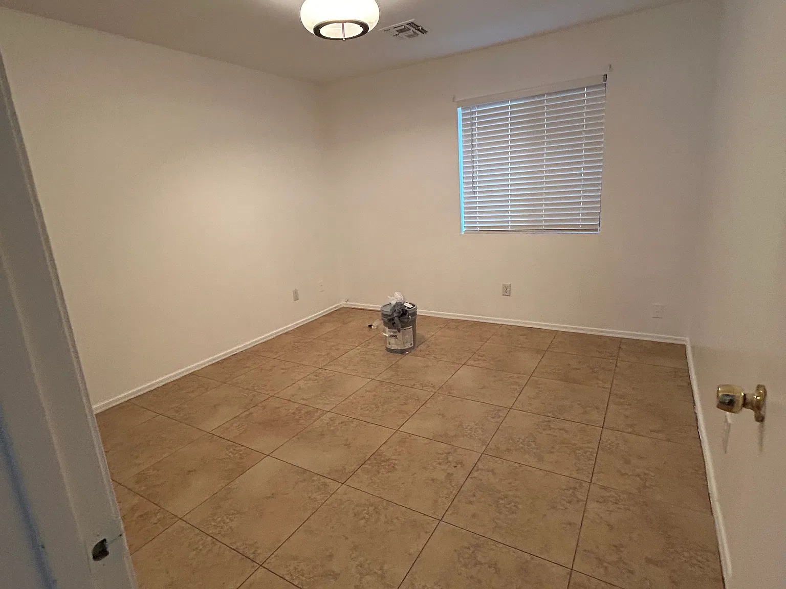 3 bed, 1306 sqft, $1,900 — Photo 4