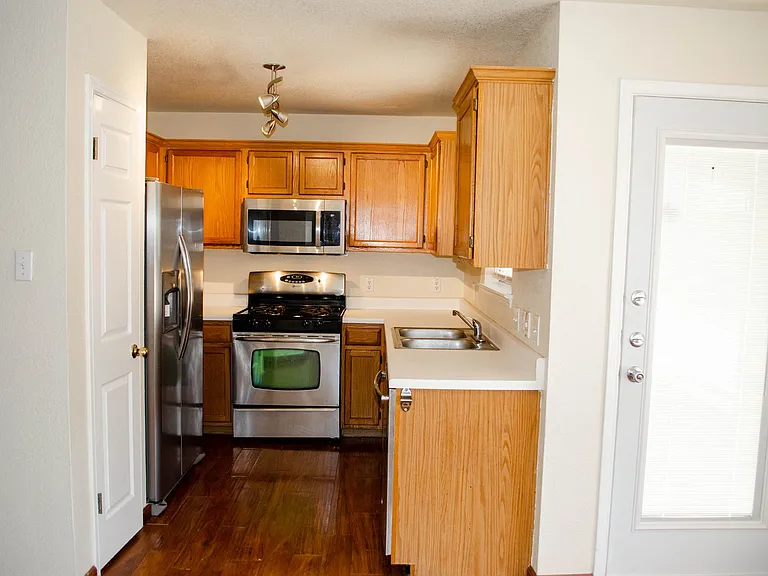 505 Shant St — Photo 3