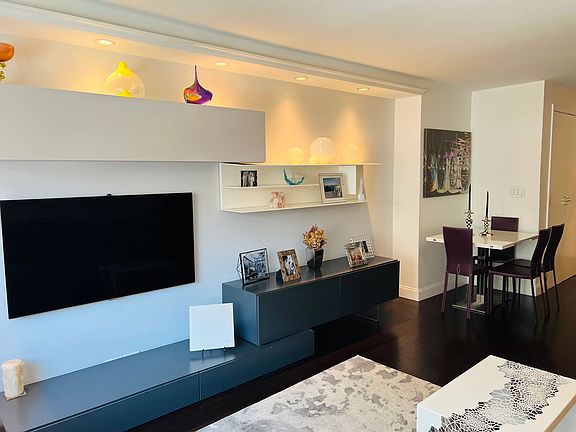 3rd image of 251 E 51st St APT 4C