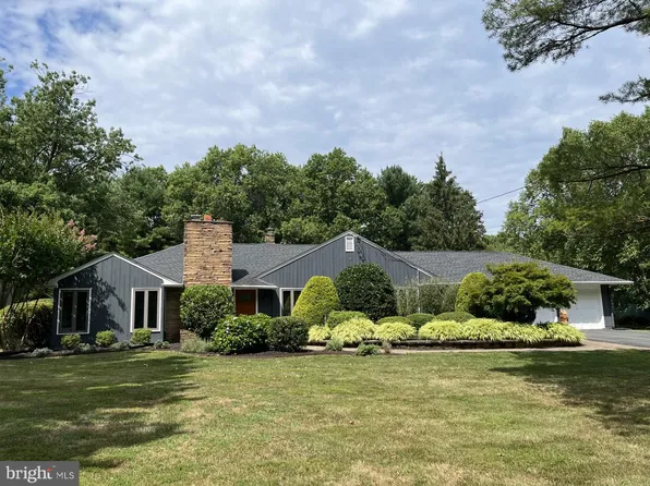 14 Baldwin St, Pennington, NJ 08534