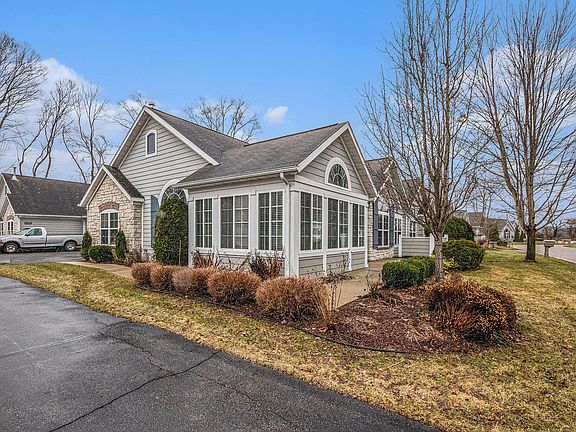 2nd image of 3096 Riverview Ln