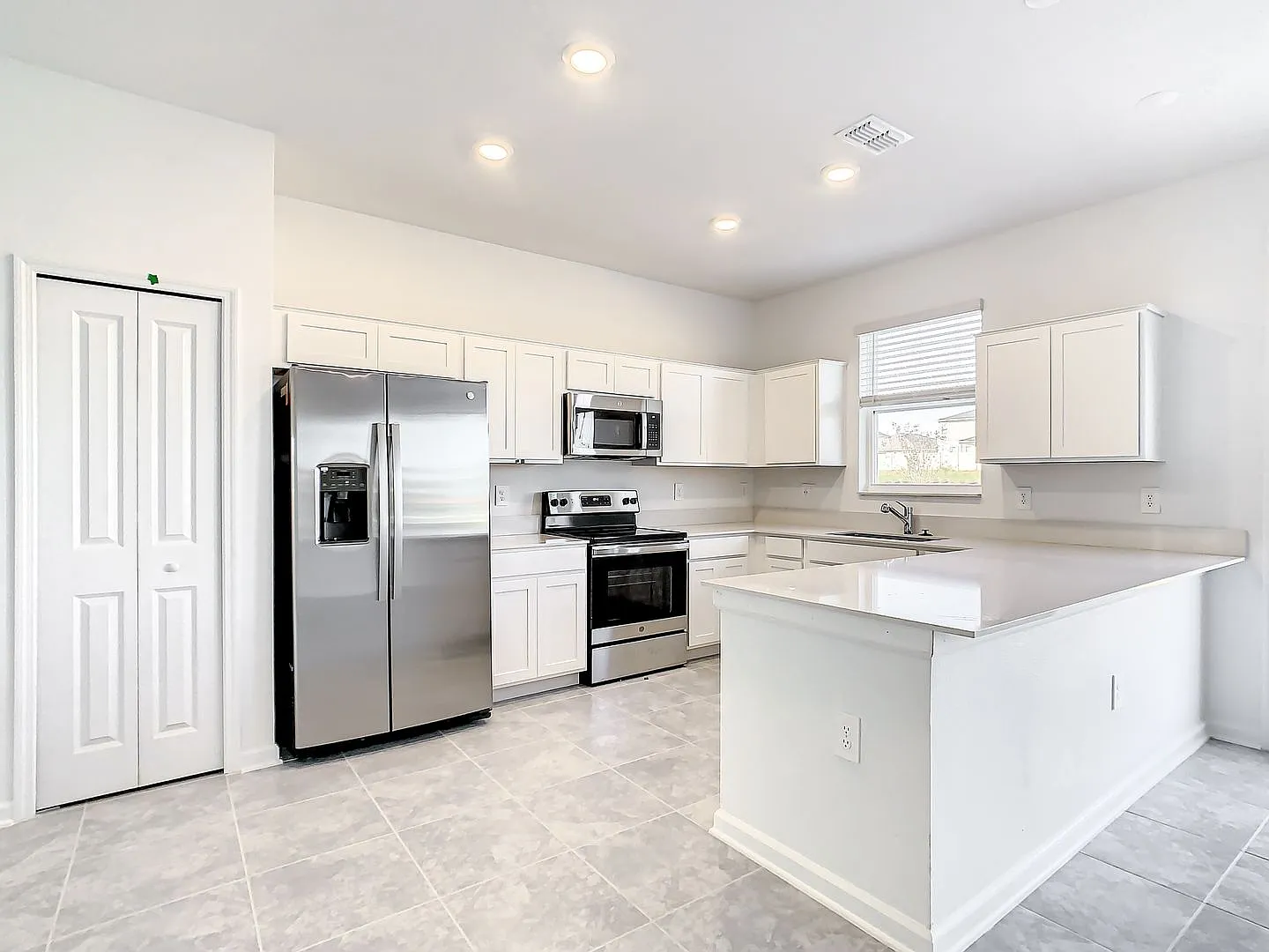 Champions Pointe 409 Bogey Dr — Photo 4