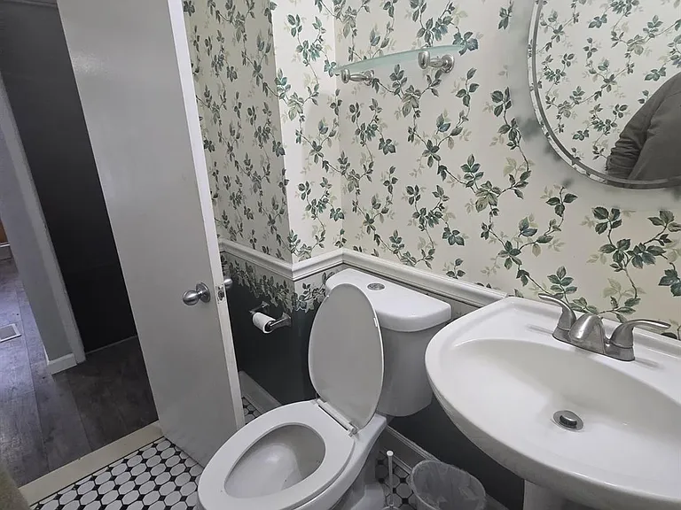 8410 Hickory Dr — Photo 26
