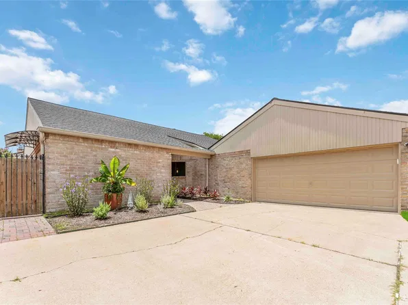 14147 Hillvale Dr, Houston, TX 77077
