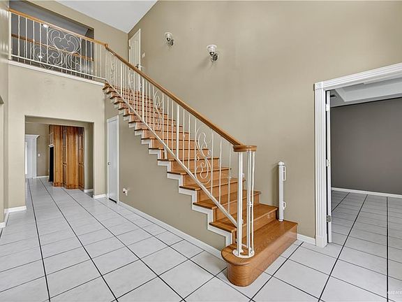 3rd image of 4808 Harrods Ave