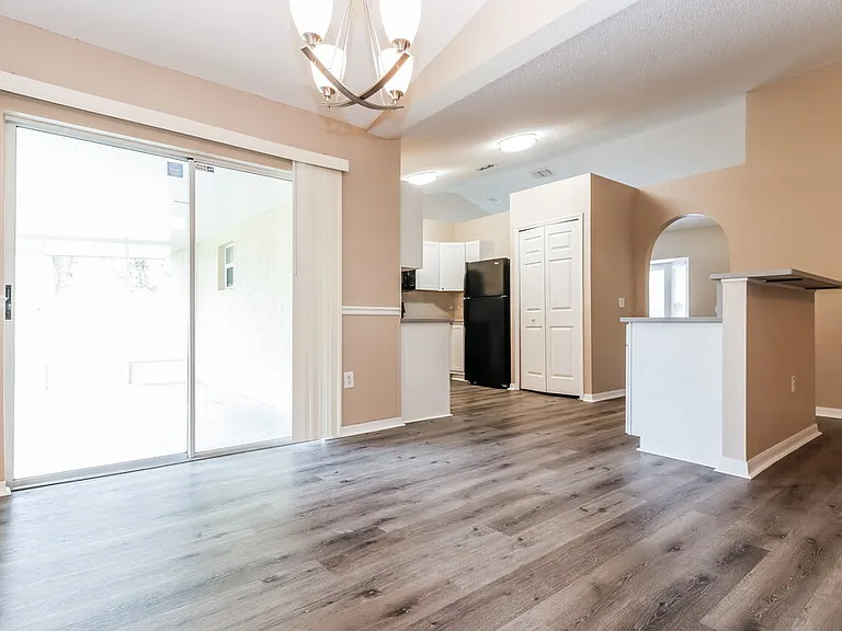 14017 Tudor St — Photo 5