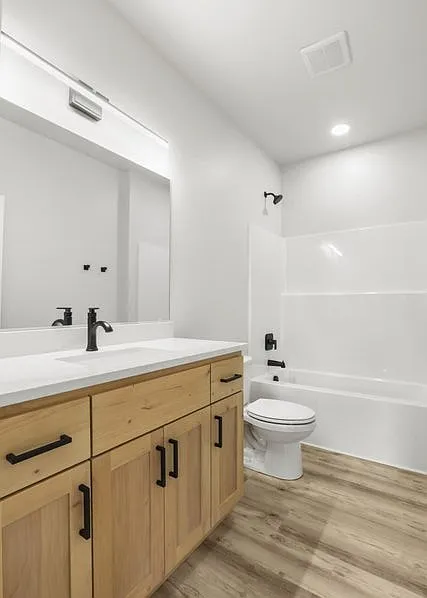 3 bed, 1500 sqft, $2,500 — Photo 4