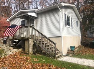 12 Cranberry Ledge Rd, Andover, NJ 07821