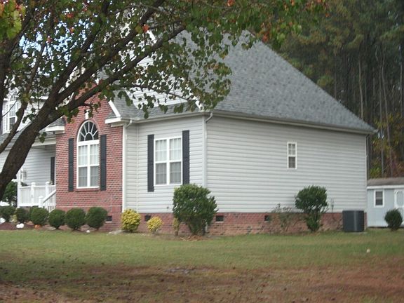 2nd image of 40 Bradford St