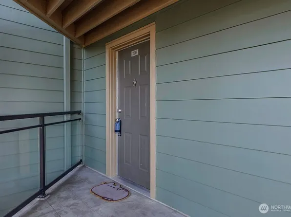 3008 N Narrows Drive #F203, Tacoma, WA 98407