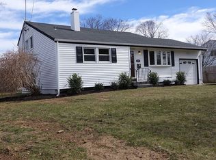 3109 Falcon Ave, Medford, NY 11763