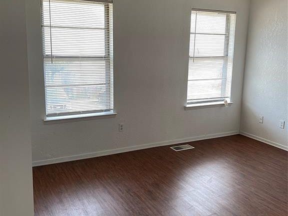 4th image of 3072 W Sycamore Cir #3074