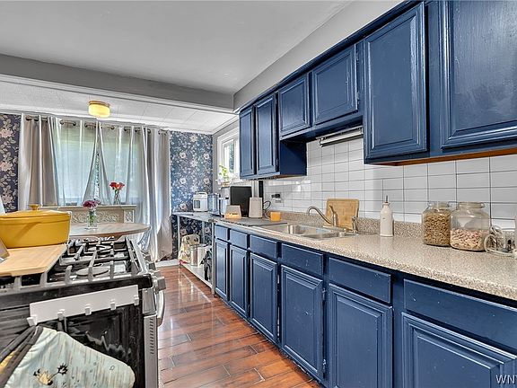 5th image of 34 Clover Pl