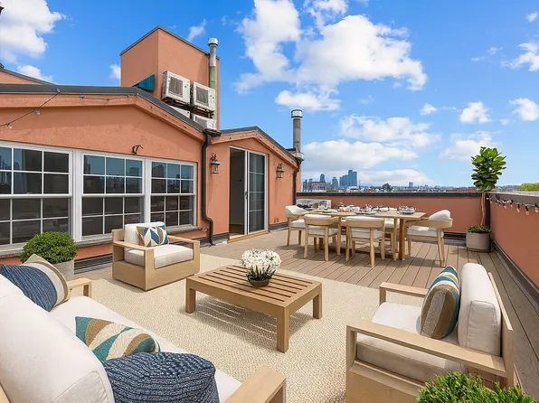 216 Calyer St APT 5A, Brooklyn, NY 11222