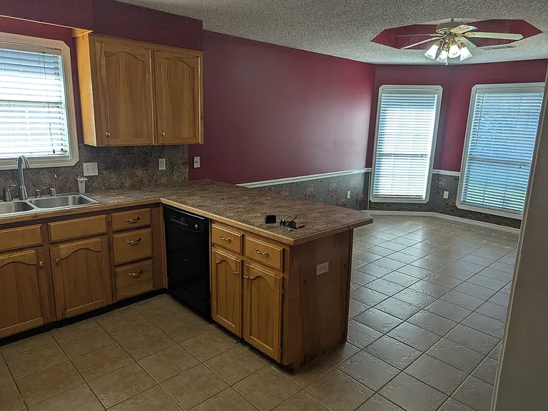 2750 Bowman Ln — Photo 10