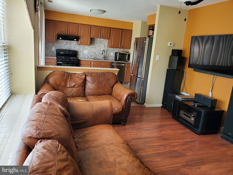2nd image of 408 Kirby Way #408