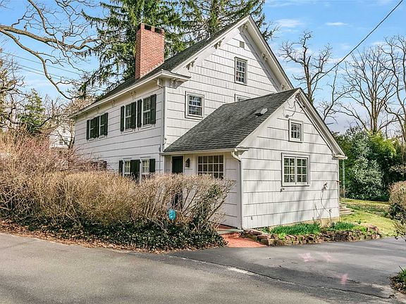 4th image of 237 Christian Ave