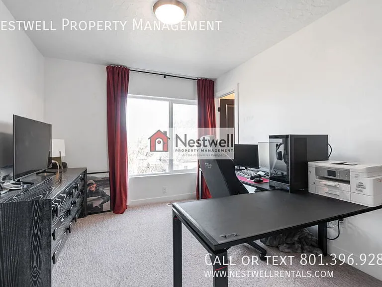 359 N 700 W #21 — Photo 11