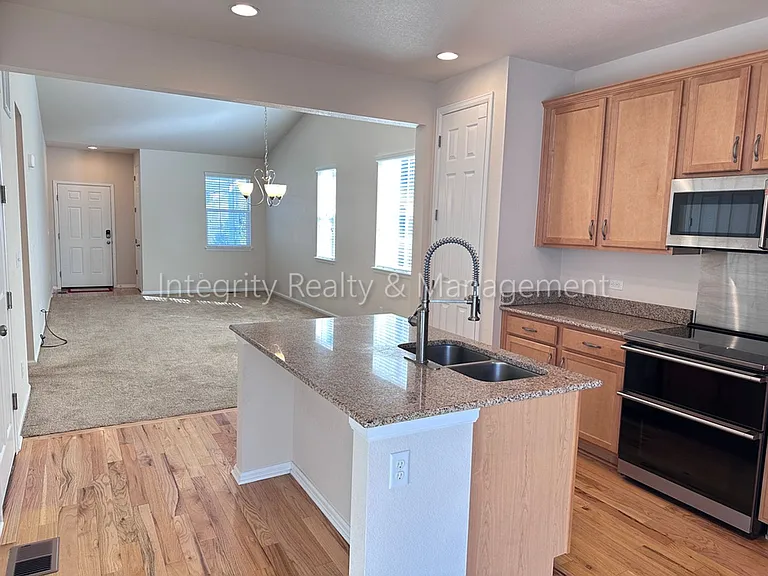 3762 Cadence Dr — Photo 9