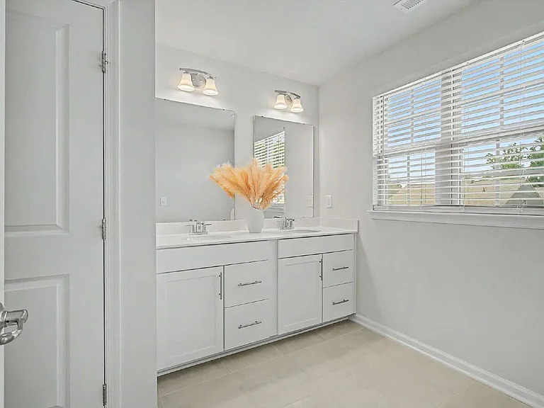1621 Crimson Leaf Ln — Photo 31