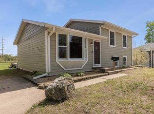 1225 Ramona Ter, Machesney Park, IL 61115