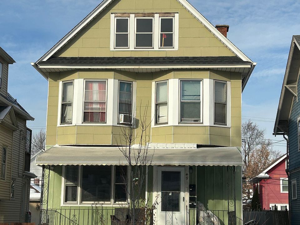 1st image of 49 W Hazeltine Ave #1