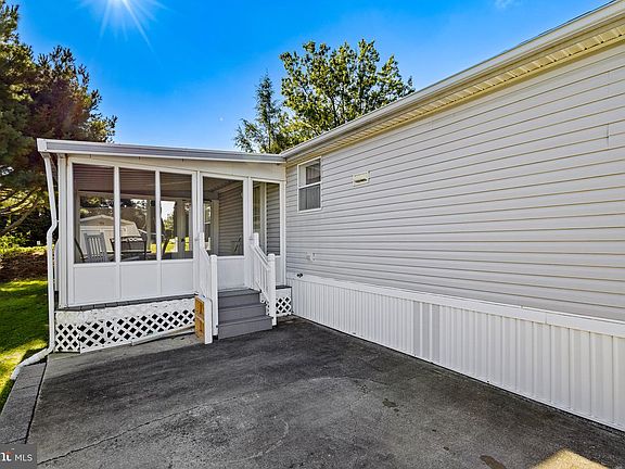 5th image of 125 Mockingbird Ln