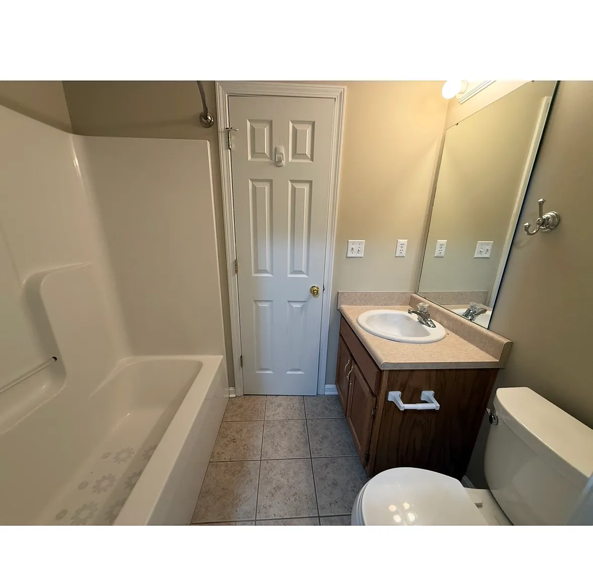 2 bed, 1100 sqft, $1,200 — Photo 2