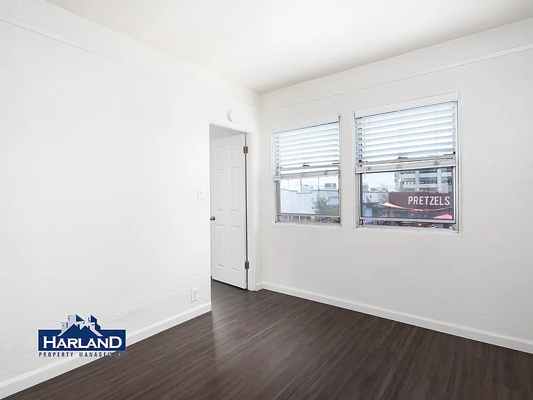 3809-3815 Ray St #3809 — Photo 7