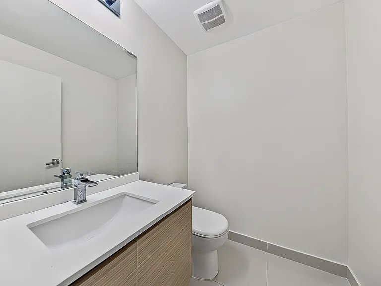 600 NE 27th St #1605 — Photo 38