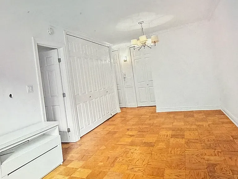 400 E 54th St #6G — Photo 6