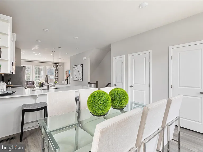 1341 Aspen NW — Photo 24