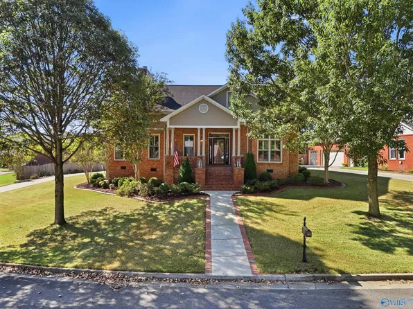 119 Oak Brook Cir, Madison, AL 35758
