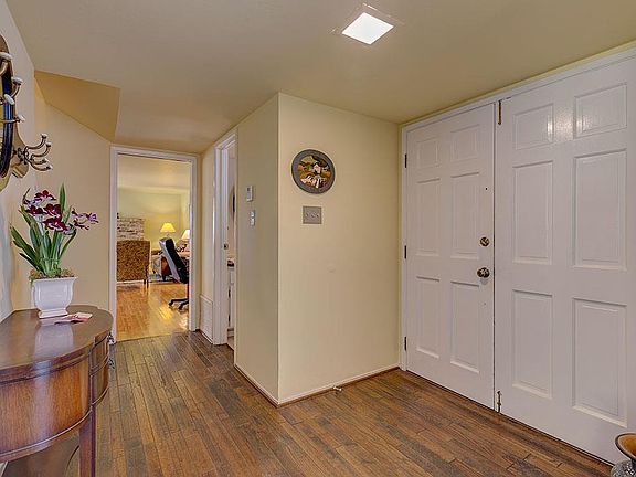2nd image of 188 Kristin Ct
