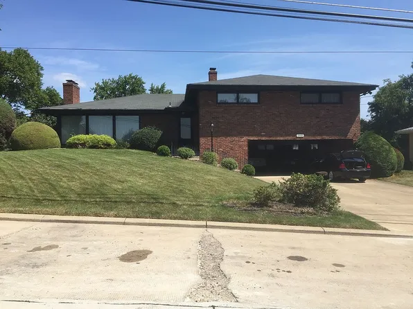 2442 Pin Oak Pl, Pittsburgh, PA 15220