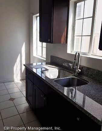 4th image of 538 N Alexandria Ave APT 26