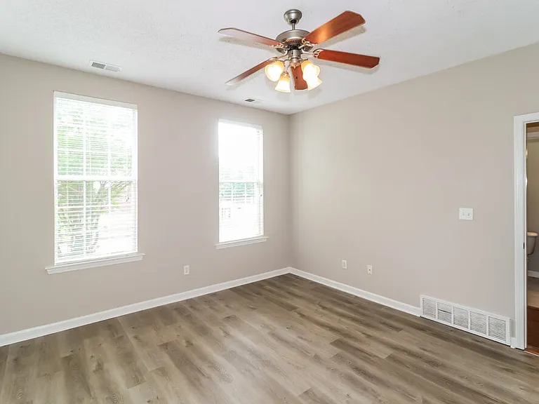 1262 Carlton Ridge Dr — Photo 10