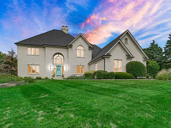 36W814 W Ridgewood Ln, St Charles, IL 60175
