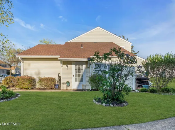 15 S Seas Court, Barnegat, NJ 08005