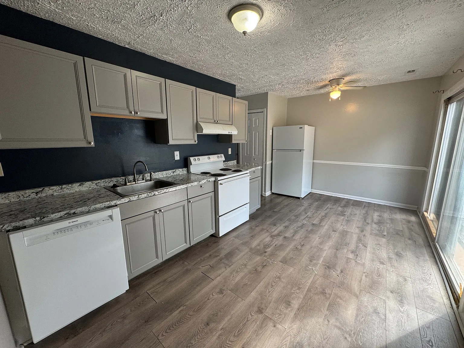 3 bed, 1652 sqft, $2,300 — Photo 4