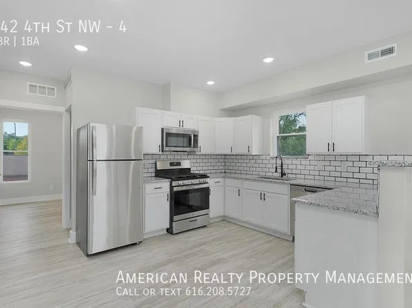442 4th St NW, Grand Rapids, MI