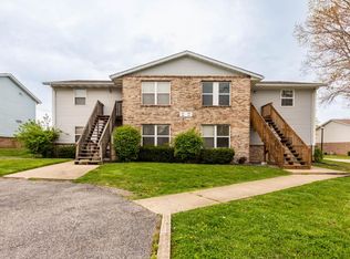 33 Hillside Ln, Belleville, IL 62223