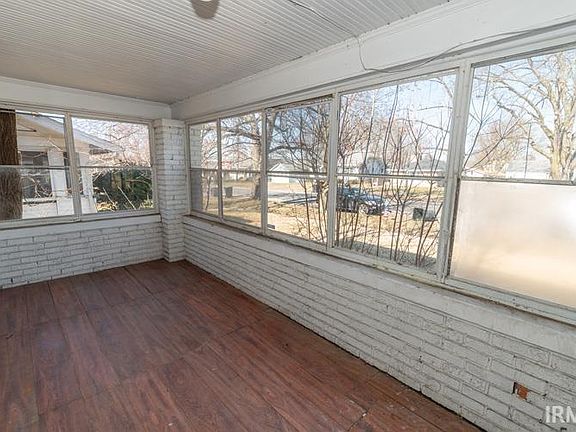 3rd image of 1140 E Ewing Ave