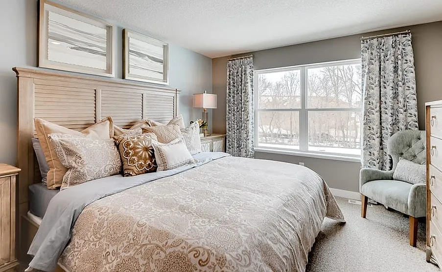 Charming, Sophisticated Home with 2-Car Attached Garage — Photo 4
