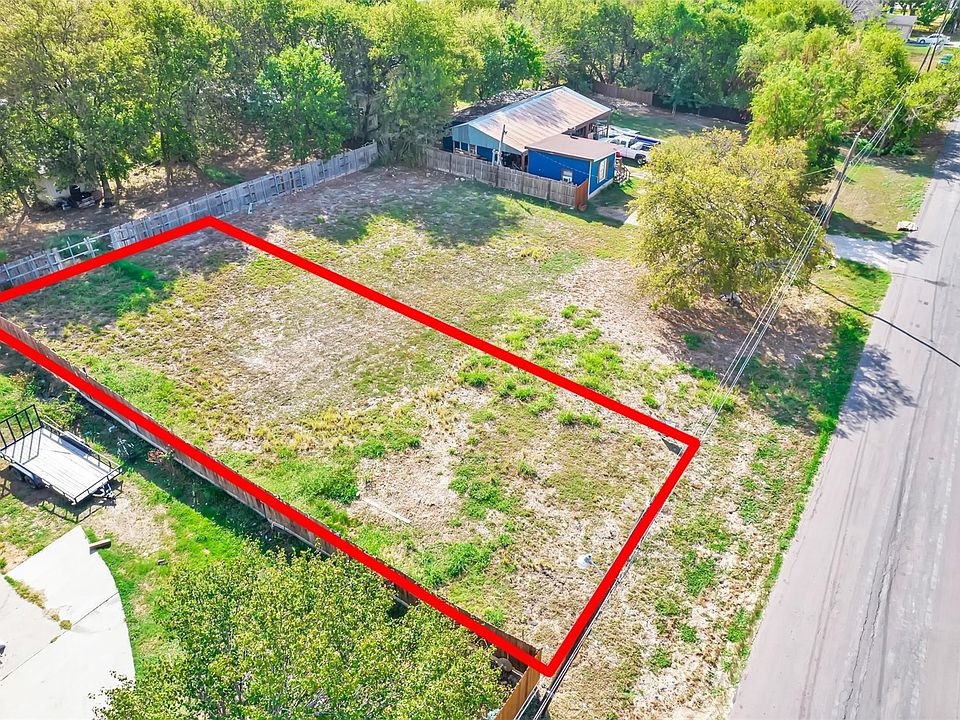 1st image of 207 Nicole Dr