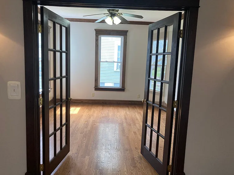 408 W Columbia Ave — Photo 4