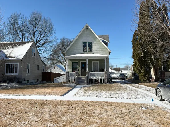 305 54th St, Moline, IL 61265