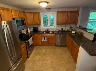 144 East Rd APT 2, Hampstead, NH 03841